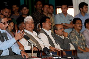 UCPN( Maoists) and Pro-Parliamentary Parties: Compatibility or Confrontation ?