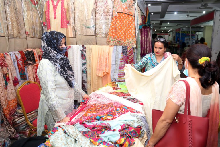 3-Stalls at Made-in-Pakistan-Expo.jpg