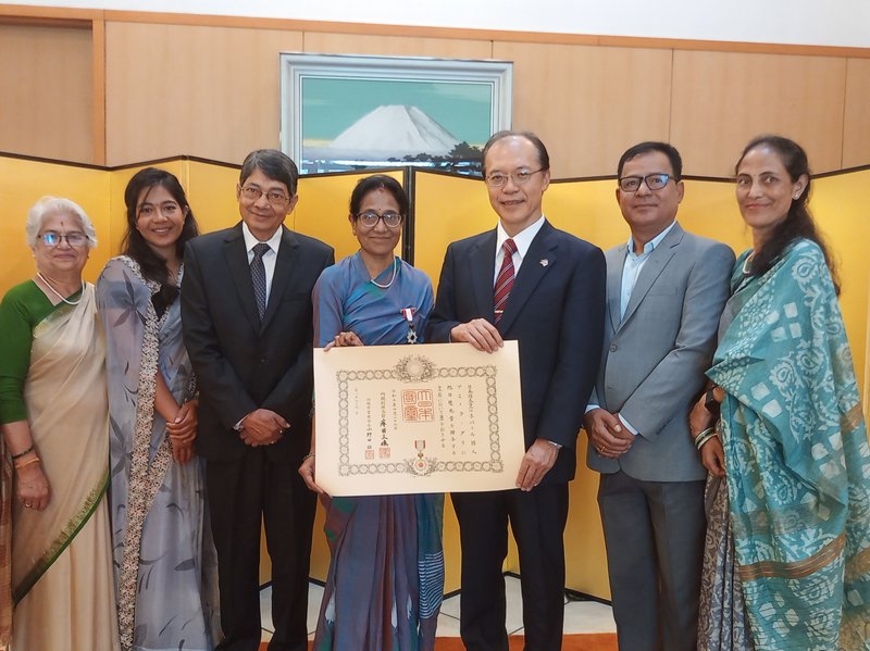 Ambassador and Dali with family members .jpg