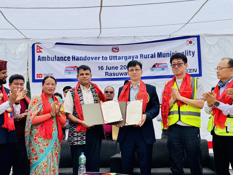 Ambulance Handover Pic2_Uttargaya Rasuwa.jpg