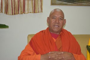 Bhikkhu1.JPG