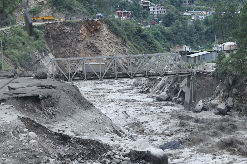 Bhoekoshi river.jpg