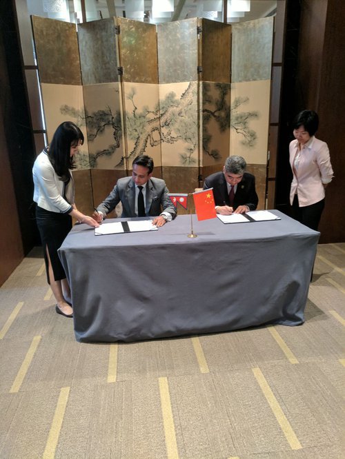 CNI vice president signing the agreement.jpg