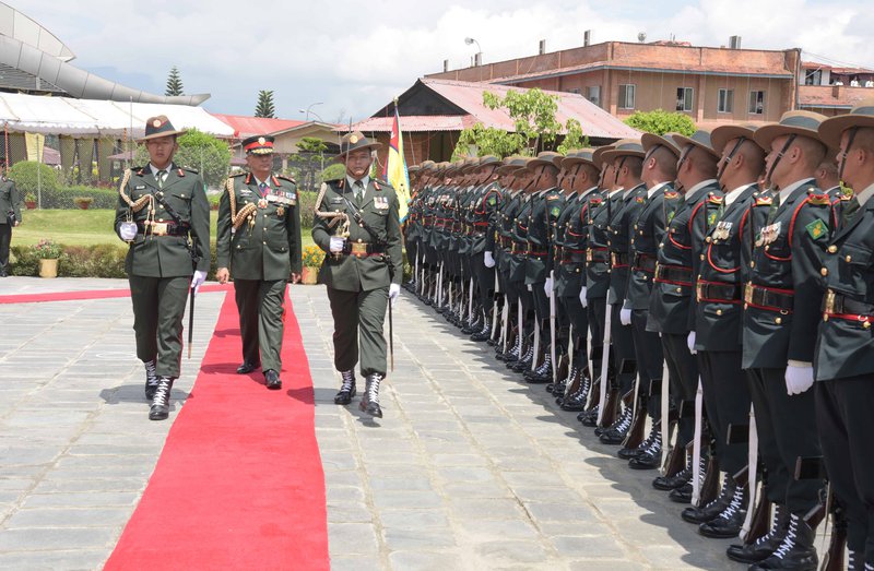 COAS General Thapa receiving Guad of Honors.jpg