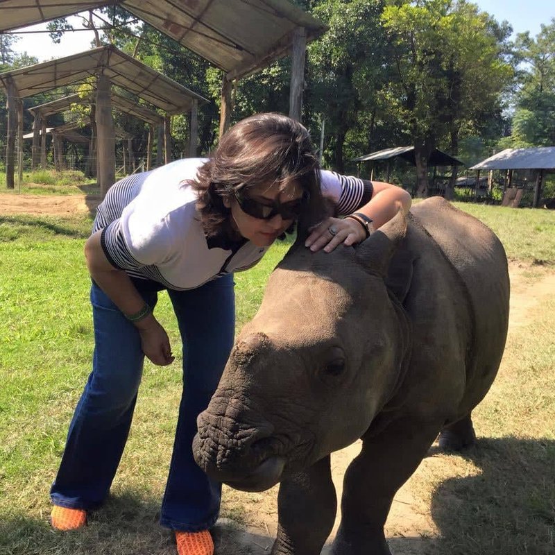 Chanda rana wiht rhino 1.jpg