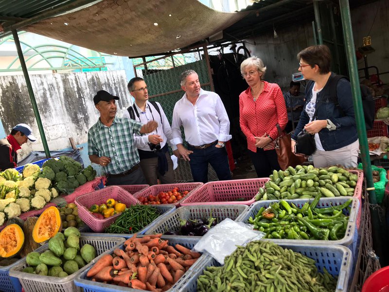 Cologne Cooks at Nepali Market.JPG