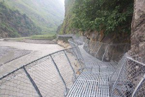 Construction of Cantilever Pathway Re-opens