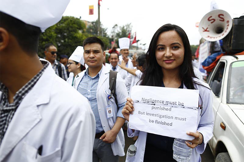 Doctors-protest.jpg