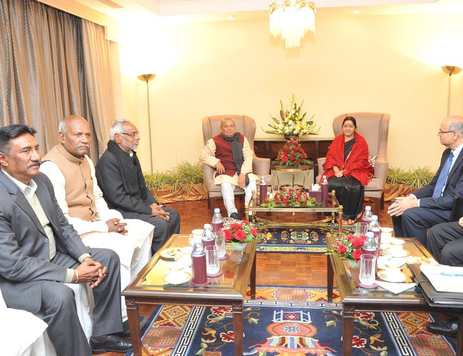 EAM Smt Sushma Swaraj with Leaders of the RJPN (2).jpg