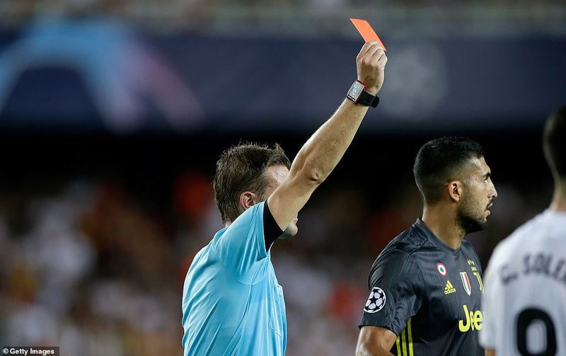 Felix-Brych-refereeing-the-match-was-quick-to-pull-out-his-red-card.jpg