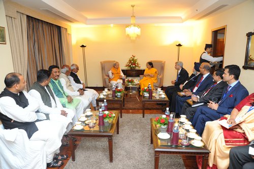 Indian External Affairs Minister Swaraj with Thakur.jpg