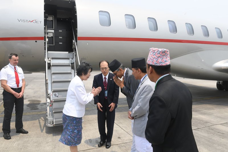 Japan foreign ministrer at Airport.jpg