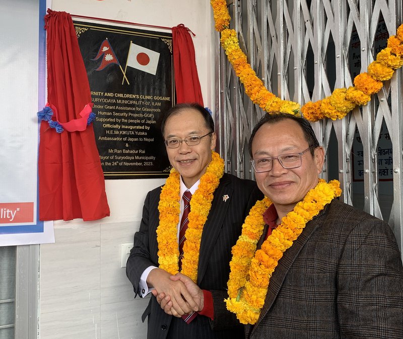 Japanese ambassador hands over cliinc .jpeg
