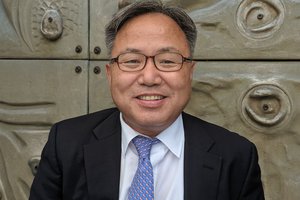 Korean_ambassador_to_Nepal_park young.jpg