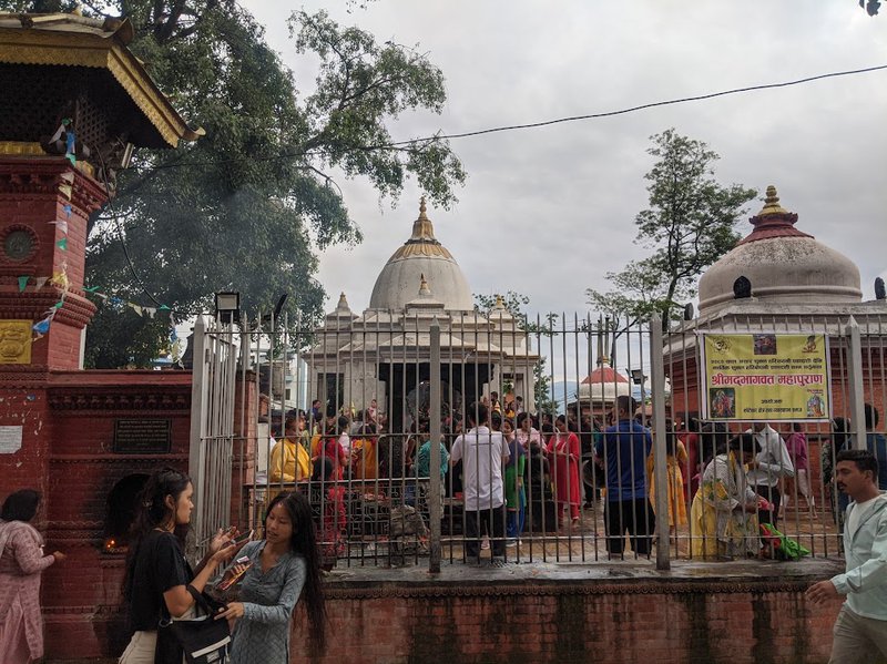 Koteshwor Mahadev shrawan1.jpg