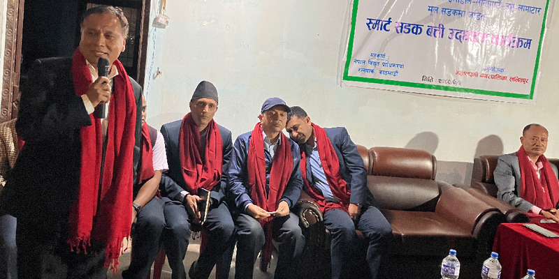 Kulman inagurating the street light in Mahalaxmi muniicipality.png