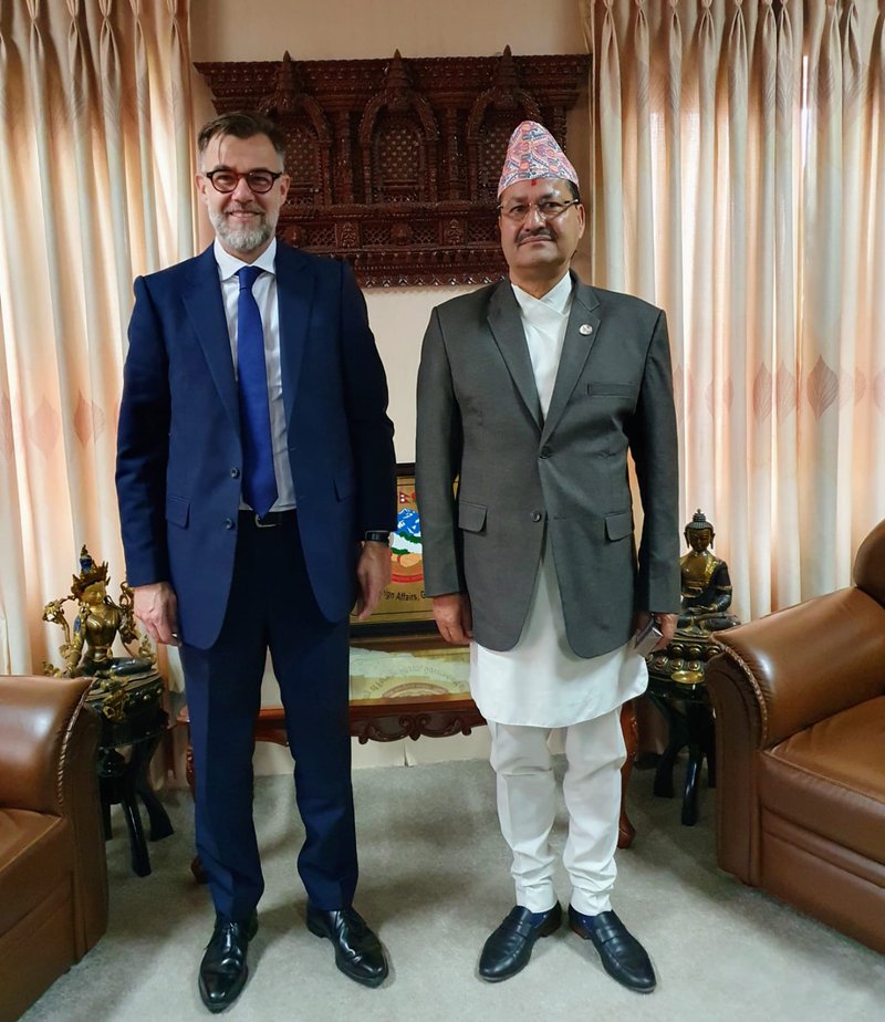 Luxemberg Minister in Nepal.jpg