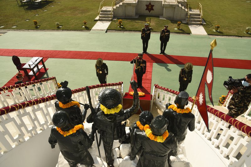 Neapal Army chief in Bir samrika44.jpg