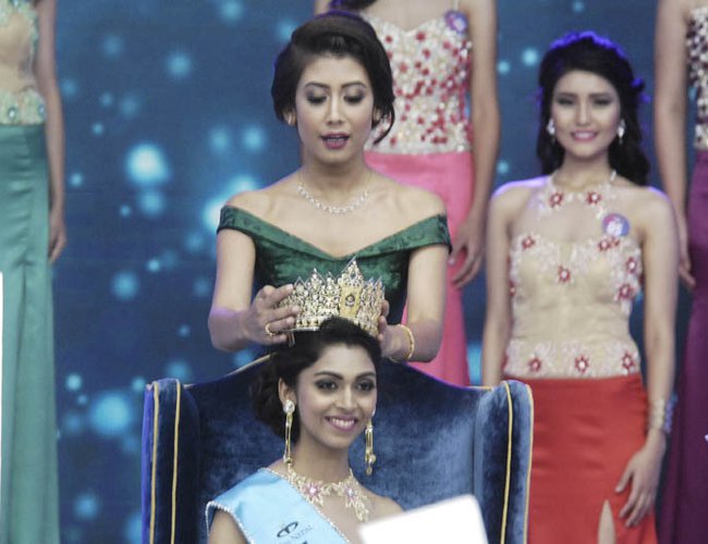 Nikita-Chandak-win-Miss-Nepal.jpg