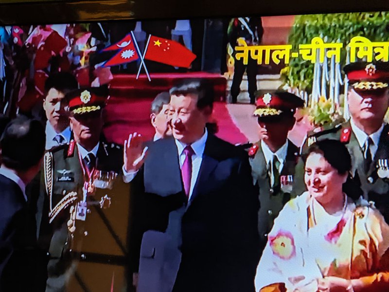 President Xi waving.jpg