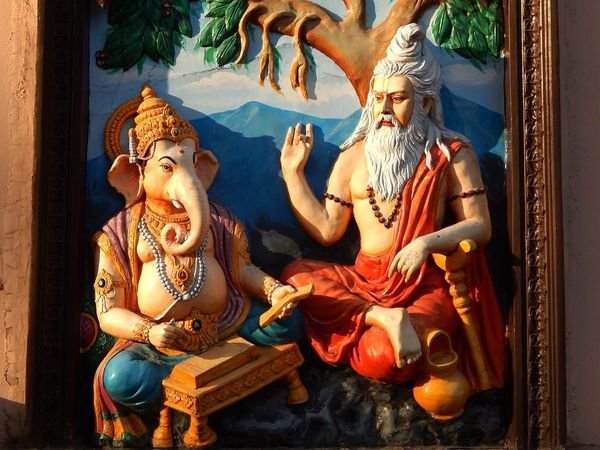 Sage_Veda_Vyasa_and_Lord_Ganesha.jpg