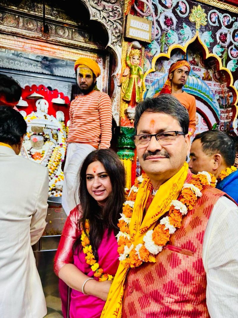Saud in Ram Temple.jpg
