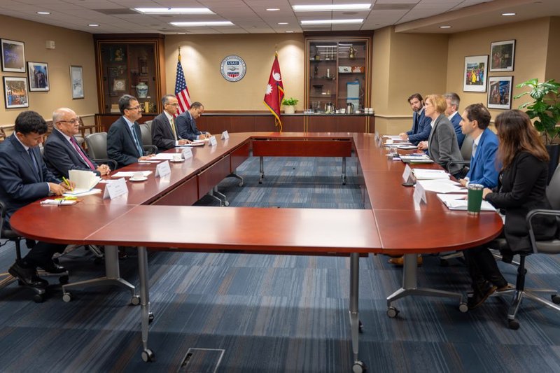 Saud in USAID meeting .JPG