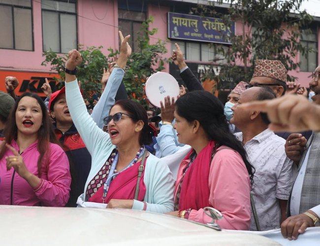 TEACHERS ON STRIKE 3.jpg