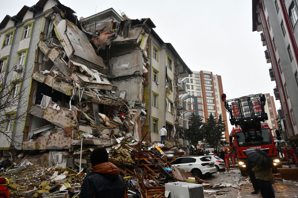 More Than 180 Arrested Over Collapsed Buildings In Turkey Quakes New