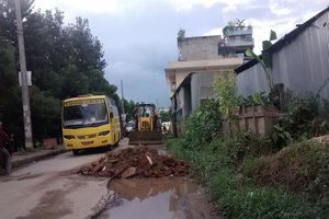 Waste Dumping in Kathmandu road.jpg