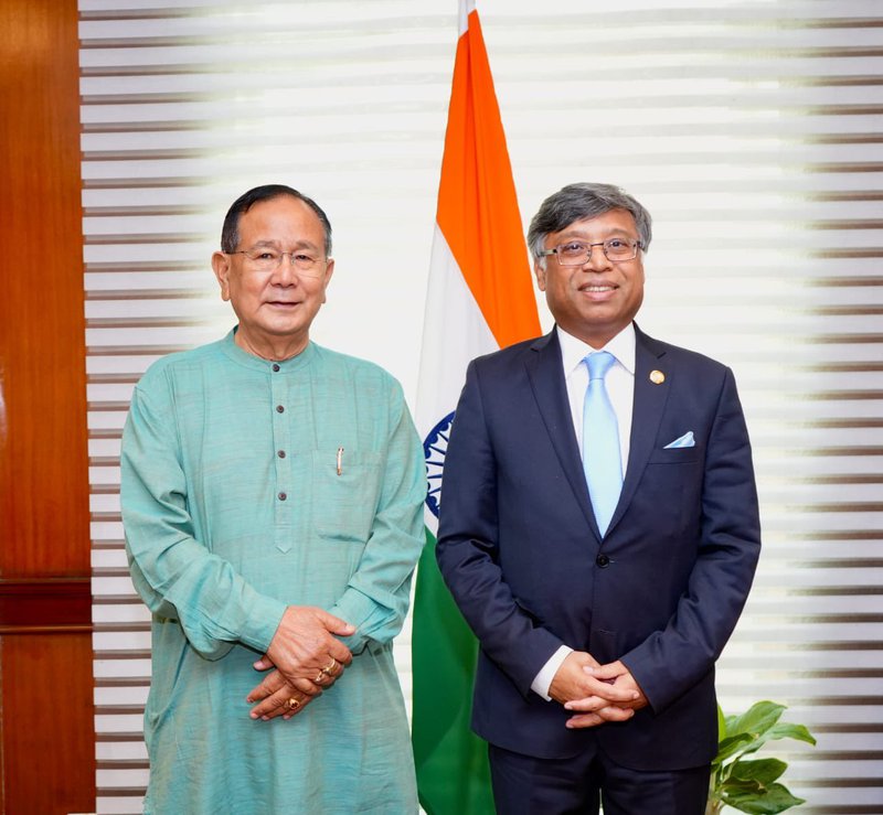 With Minister of State External Affairs India.jpg