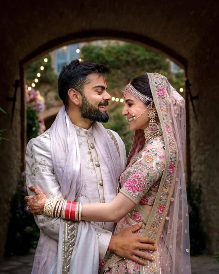 anushka-virat-anniversary-001.jpg