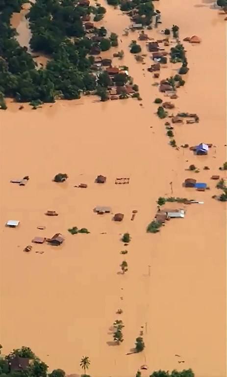 laos-dam-burst.jpg