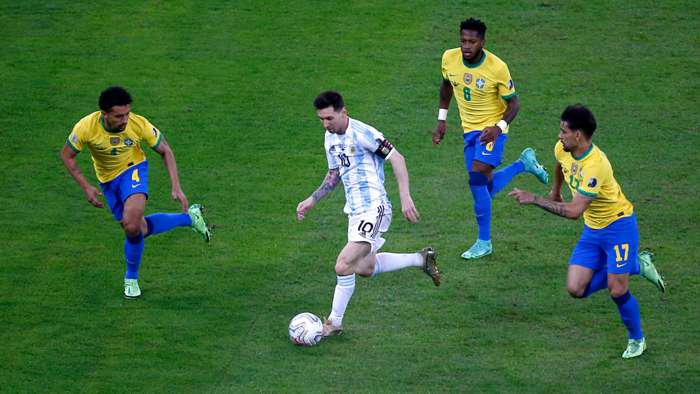 lionel-messi-argentina-brazil_10thztuw7asve1ko9gdyc1m615.jpg