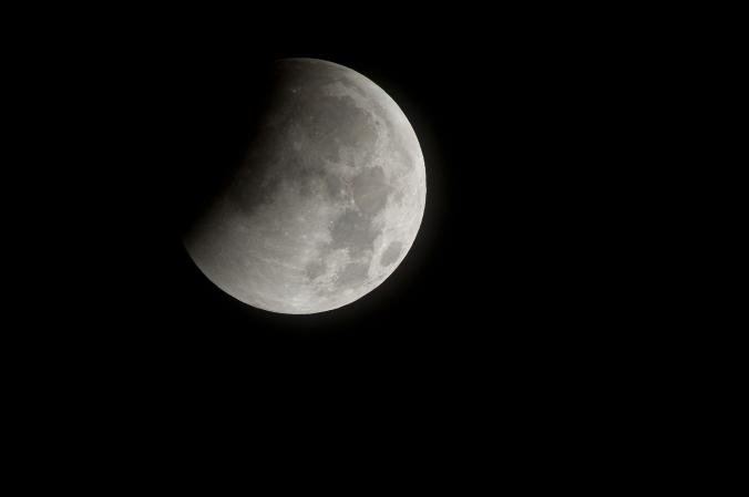 mars-lunar-eclipse.adapt.676.1.jpg