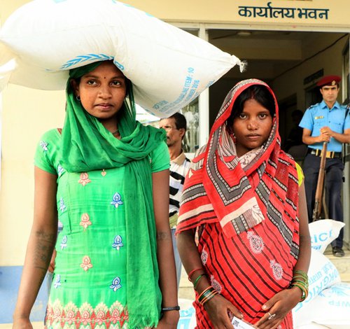 women receiving food from WFP.jpg